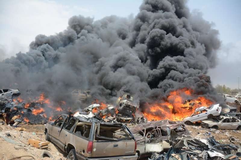 صور حريق تشليح السيارات في بريمان في المملكة العربية السعودية