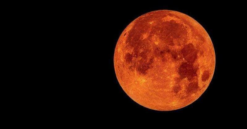 موعد خسوف القمر اليمن - السعودية خسوف شبه الظل للقمر 25