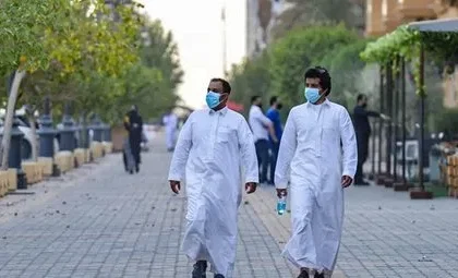 تفاصيل إعادة فرض ارتداء الكمامة والتباعد في السعودية