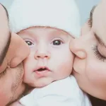 تفسير رؤية تقبيل طفلة صغيرة في المنام للشاب