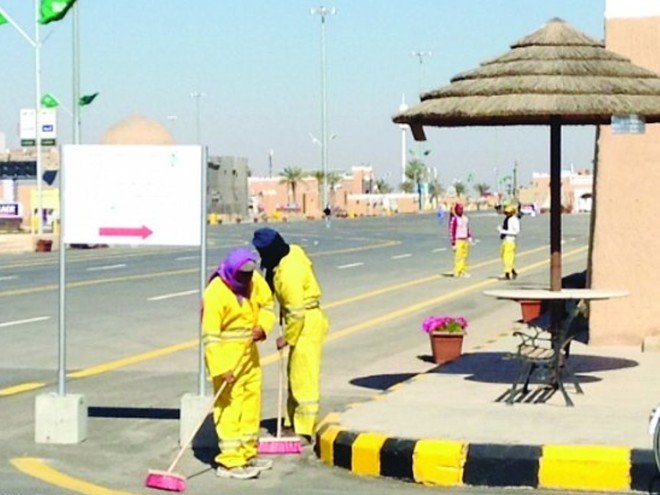 هل تم توطين مهنة عامل النظافة في السعودية؟