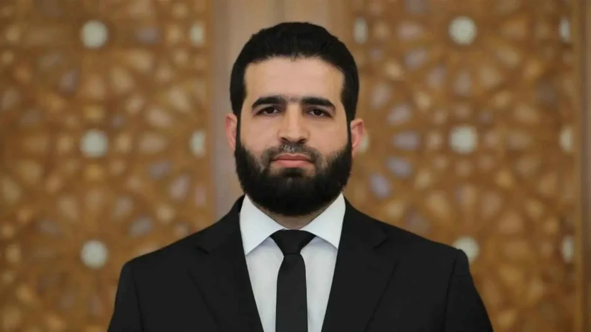 من هو أنس خطاب