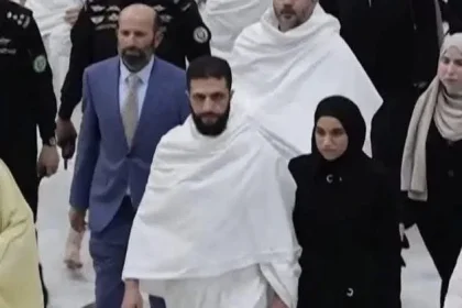 زوجة أحمد الشرع تؤدي مناسك العمرة