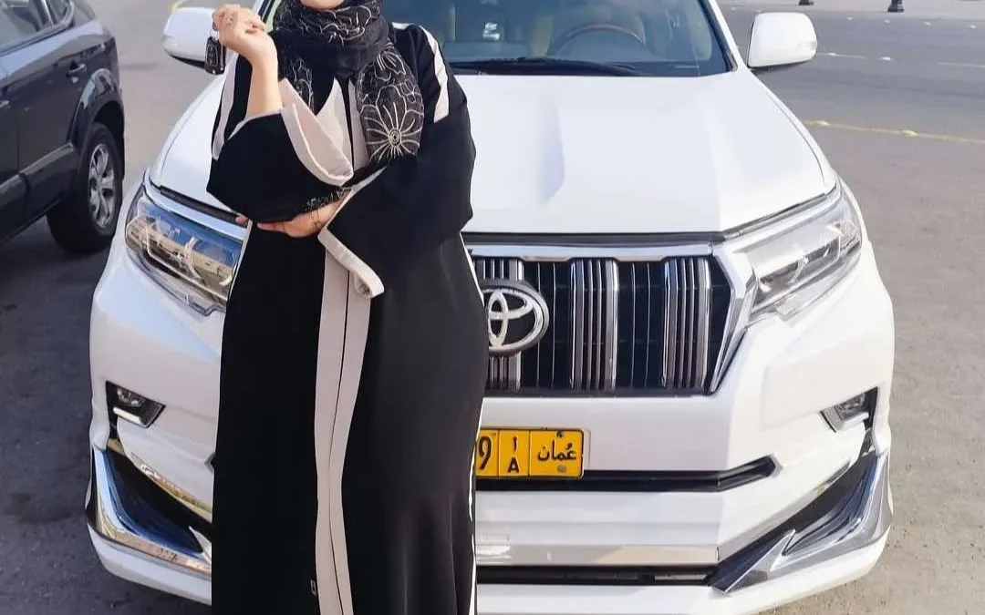 الناشطة صابرين جلال: التهديدات وراء مغادرتي عدن