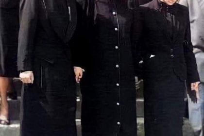 ليال الرحباني مع والدتها وشقيقتها